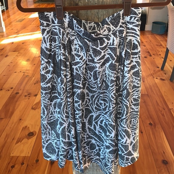 LuLaRoe Madison Swing Skirt.  Size Small - Picture 1 of 3